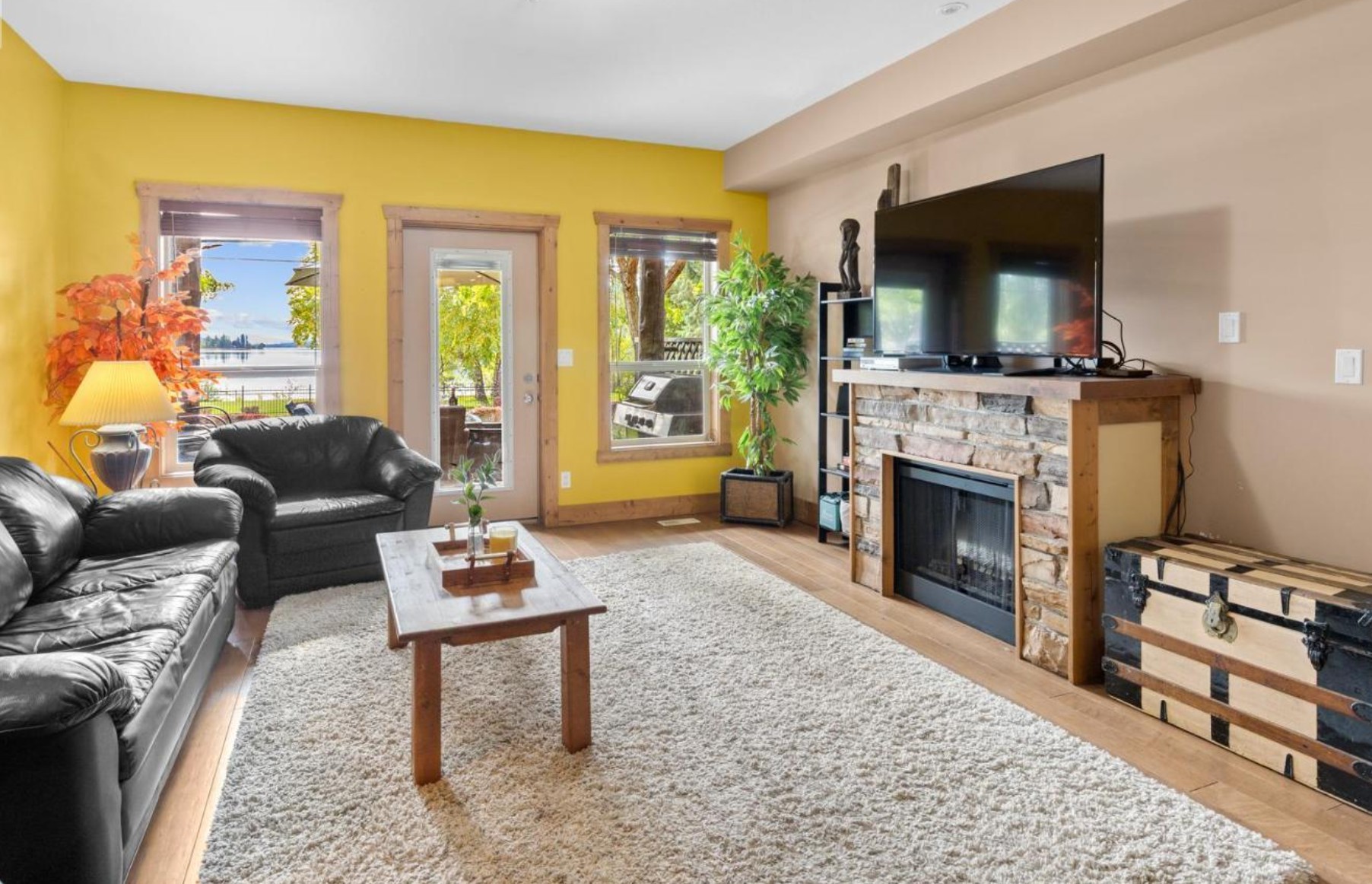 #104 – 5401 Lakeshore Drive